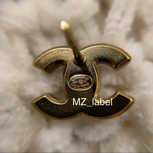 SOLD Chanel cc crystal earrings aged gold tone - Picture 2 of 7